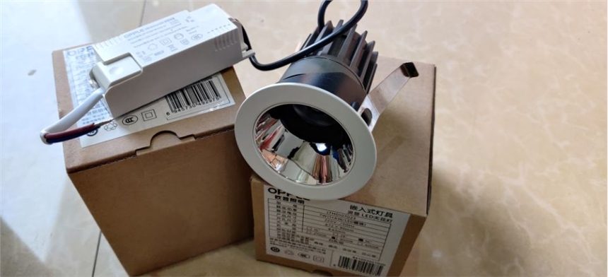 歐普靈顯可調角度5W 7W 9W LED天花射燈深嵌入式防眩射燈